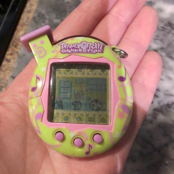Rare 2004 Tamagotchi Connection V5 Familitchi Tama House Music Note Green & Pink - Picture 2 of 5